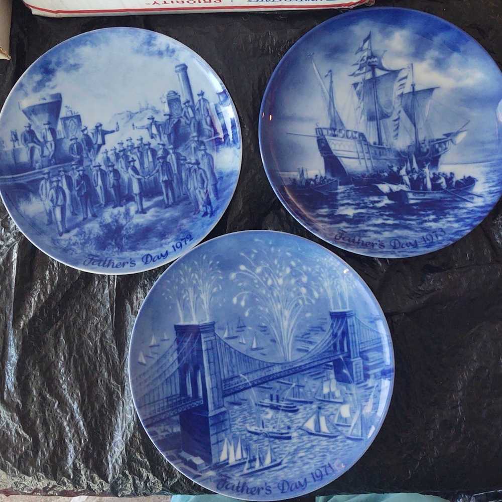 3-Berlin Design genuine Blue China Father's Day collector plates- limited editio